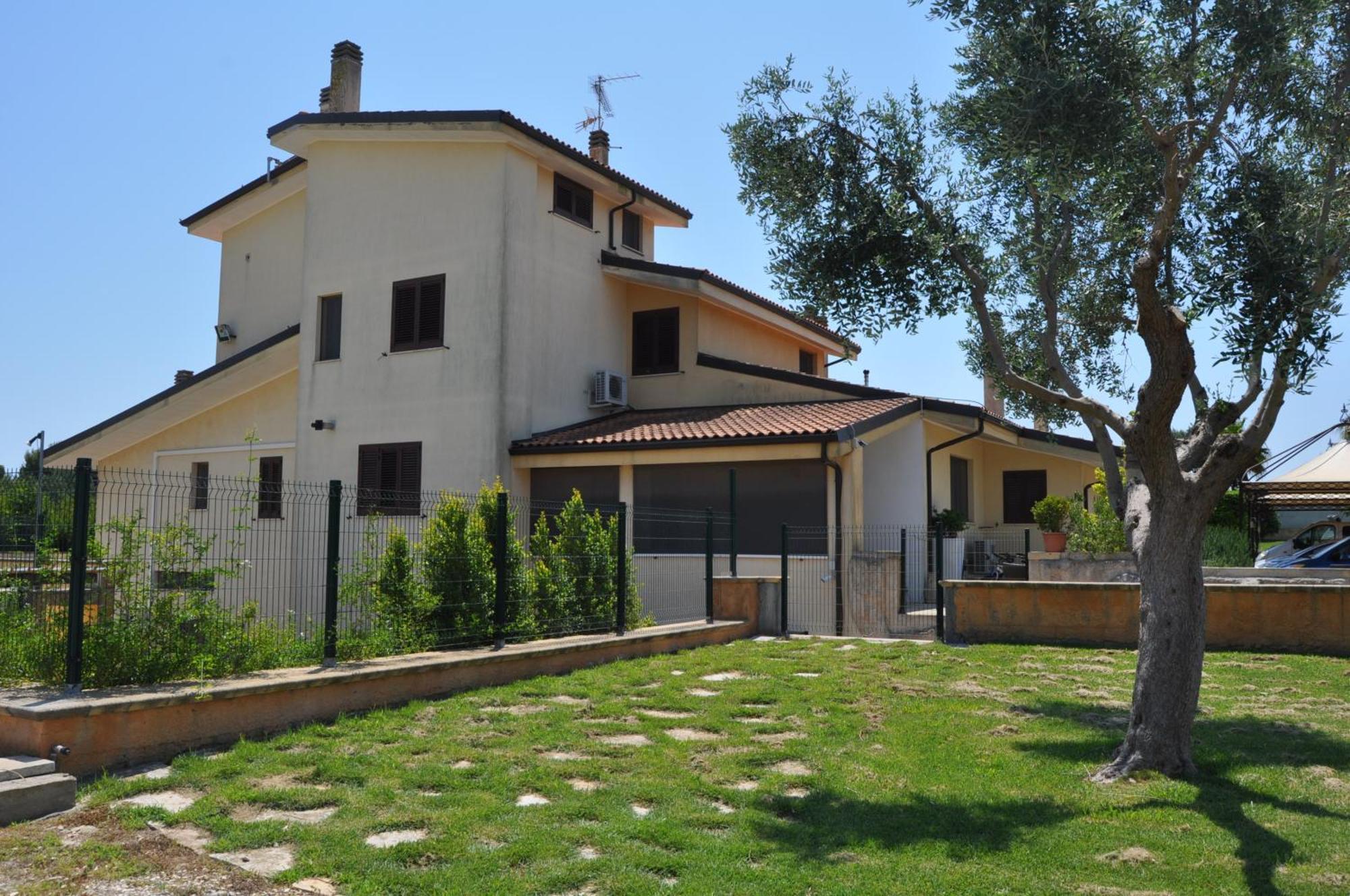 Bed & Breakfast Giardini Di Marzo Lecce Ngoại thất bức ảnh